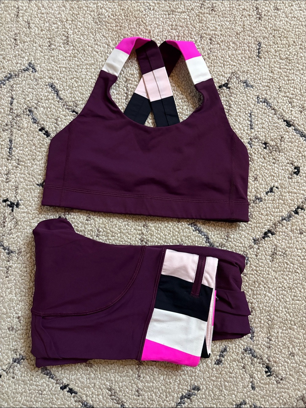 Lululemon set bra sz 6 / leggings 4 EUC